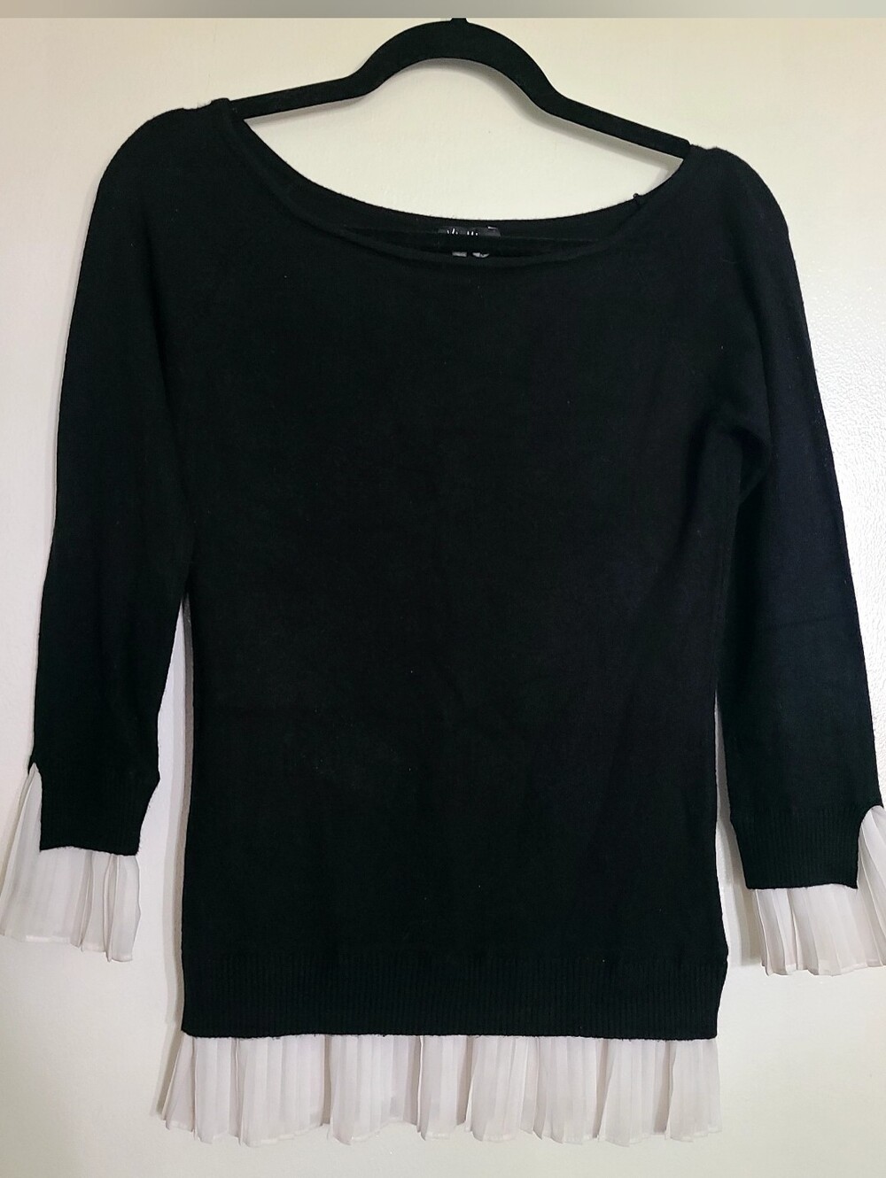 Black Crewneck Sweater with White Pleated Hem Sz S